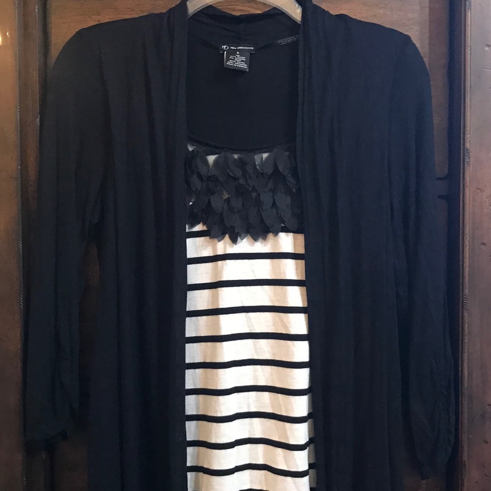 New Directions Black Long Sleeve w/ Stripe Top Sm.